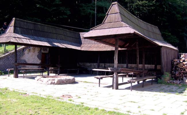 Svätý Jur Horsky Hotel Eva מראה חיצוני תמונה
