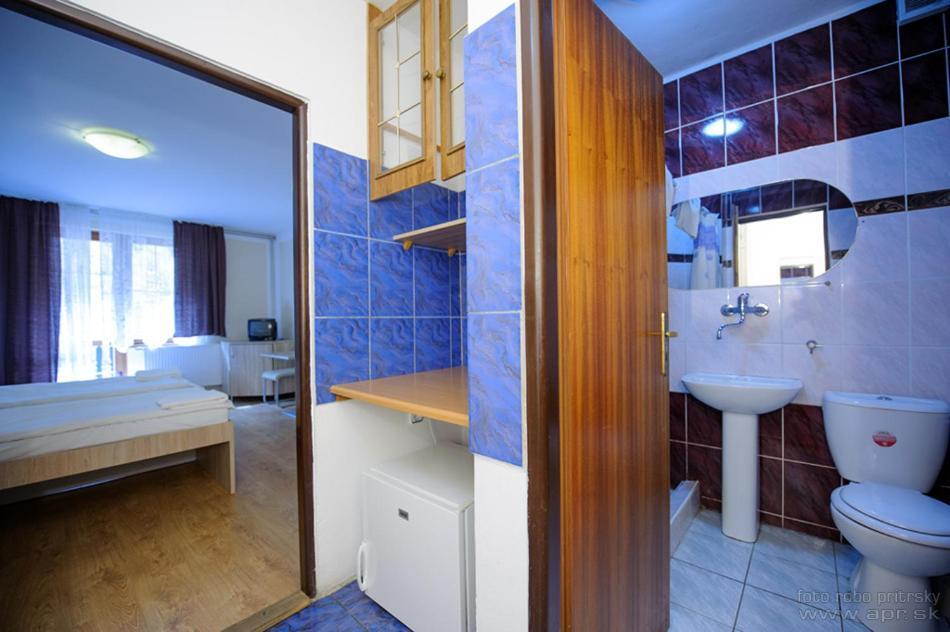 Svätý Jur Horsky Hotel Eva מראה חיצוני תמונה