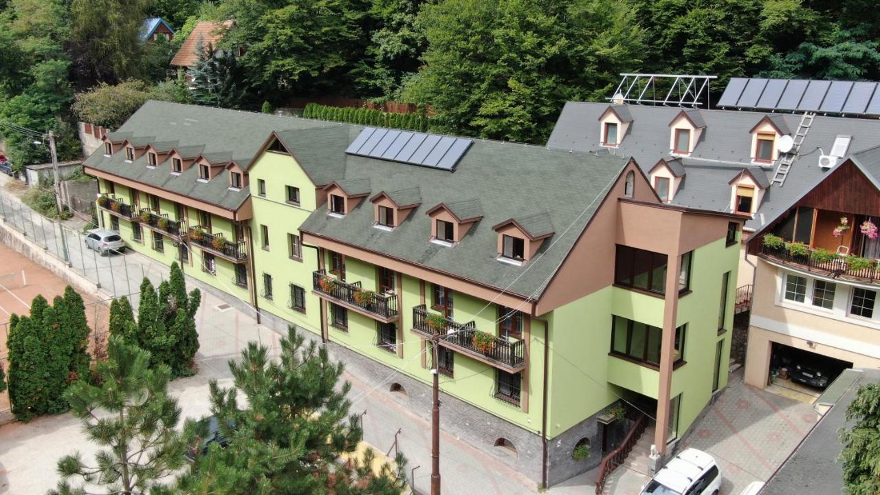 Svätý Jur Horsky Hotel Eva מראה חיצוני תמונה